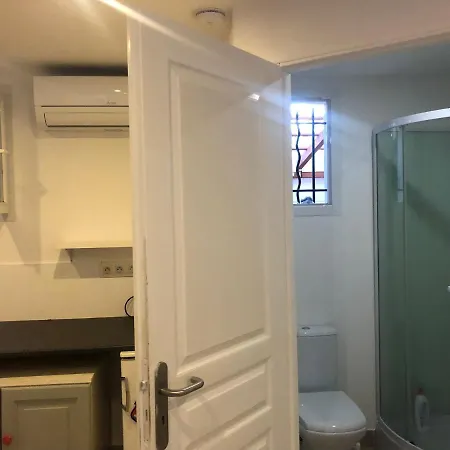 Joli Studio Independant, Avec Exterieur Verdoyant A * Hyères