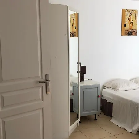 Joli Studio Independant, Avec Exterieur Verdoyant A Appartement